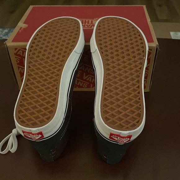 Vans Sk8-Hi 2-Tone Navy/Port 8 Women’s - Picture 4 of 5